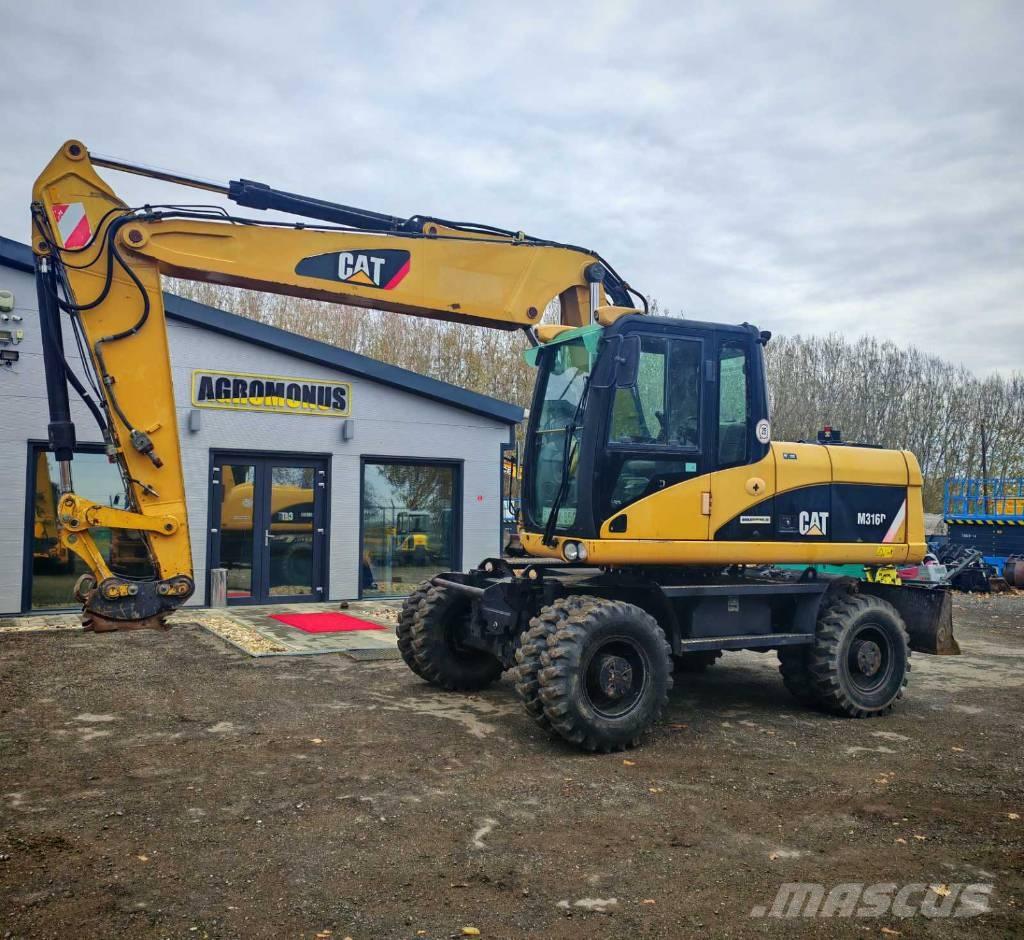 CAT M 316 D Pelle sur pneus