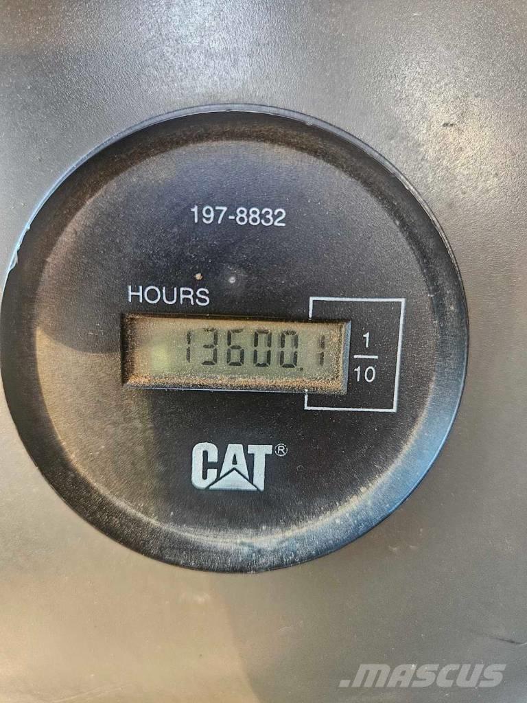 CAT M 316 D Pelle sur pneus