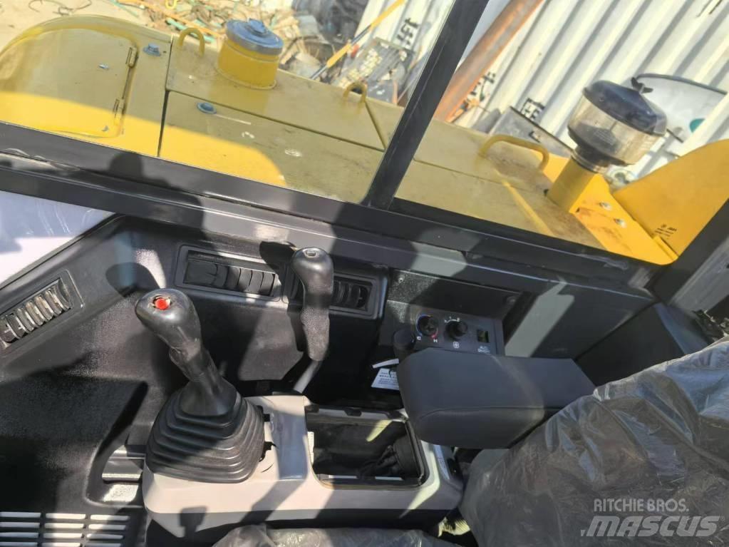 Komatsu PC 58 Pelle sur chenilles