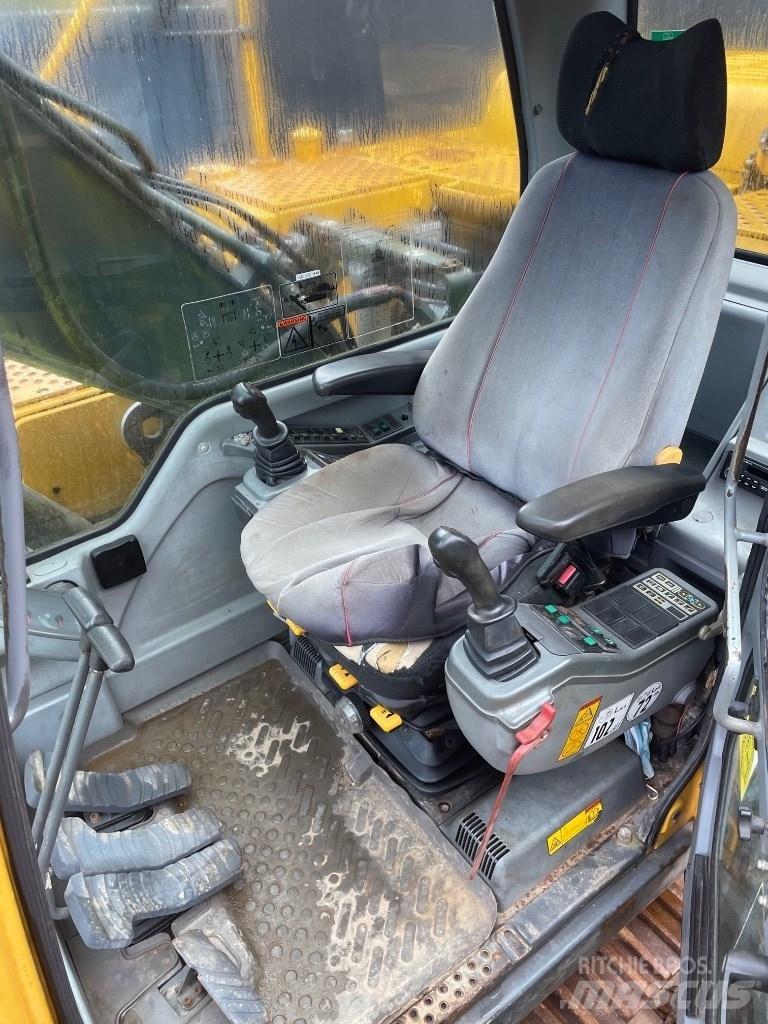 Volvo EC210B Pelle sur chenilles
