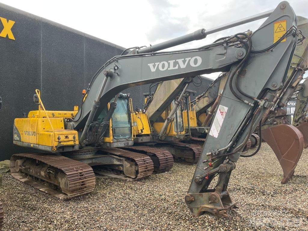 Volvo EC210B Pelle sur chenilles