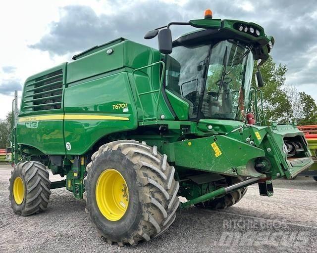 John Deere T 670 i Moissonneuse batteuse