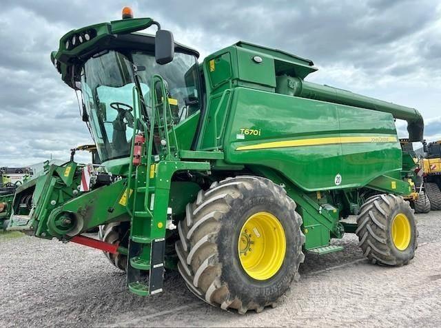 John Deere T 670 i Moissonneuse batteuse