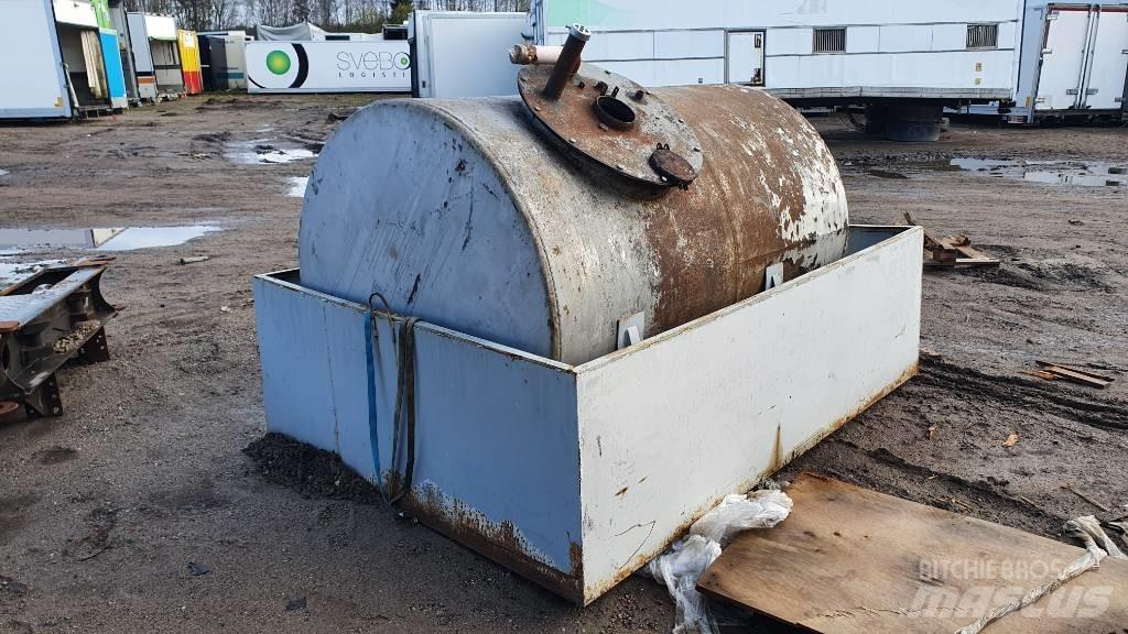  FUEL TANK Cuve