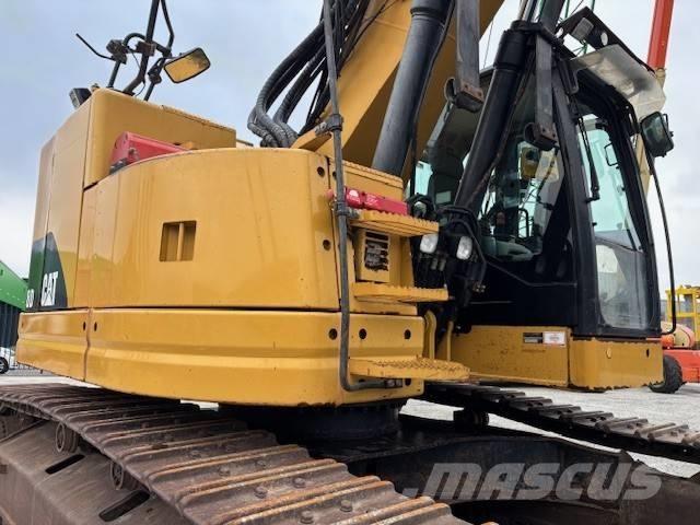 CAT 328 D LCR Pelle sur chenilles
