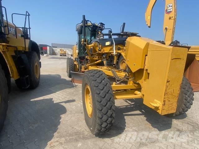 CAT 140M Niveleuse