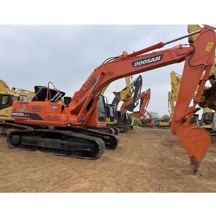 Doosan DH 225 Pelle sur chenilles