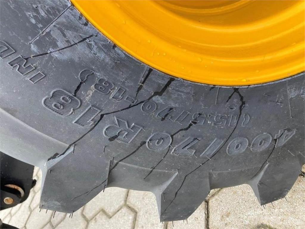 JCB 407 Chargeuse sur pneus