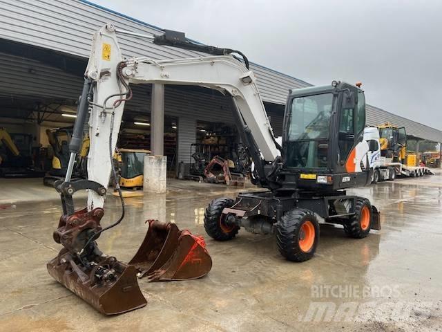 Bobcat E 57 W Pelle sur pneus