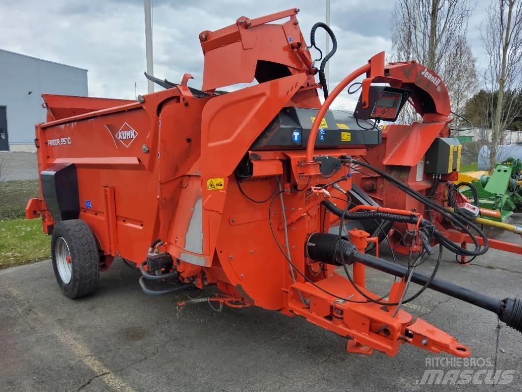 Kuhn Primor 5570 M Dérouleuse, pailleuse