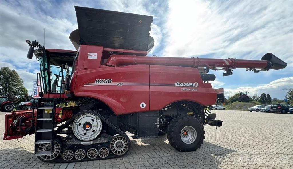 Case IH AF 8250 Moissonneuse batteuse