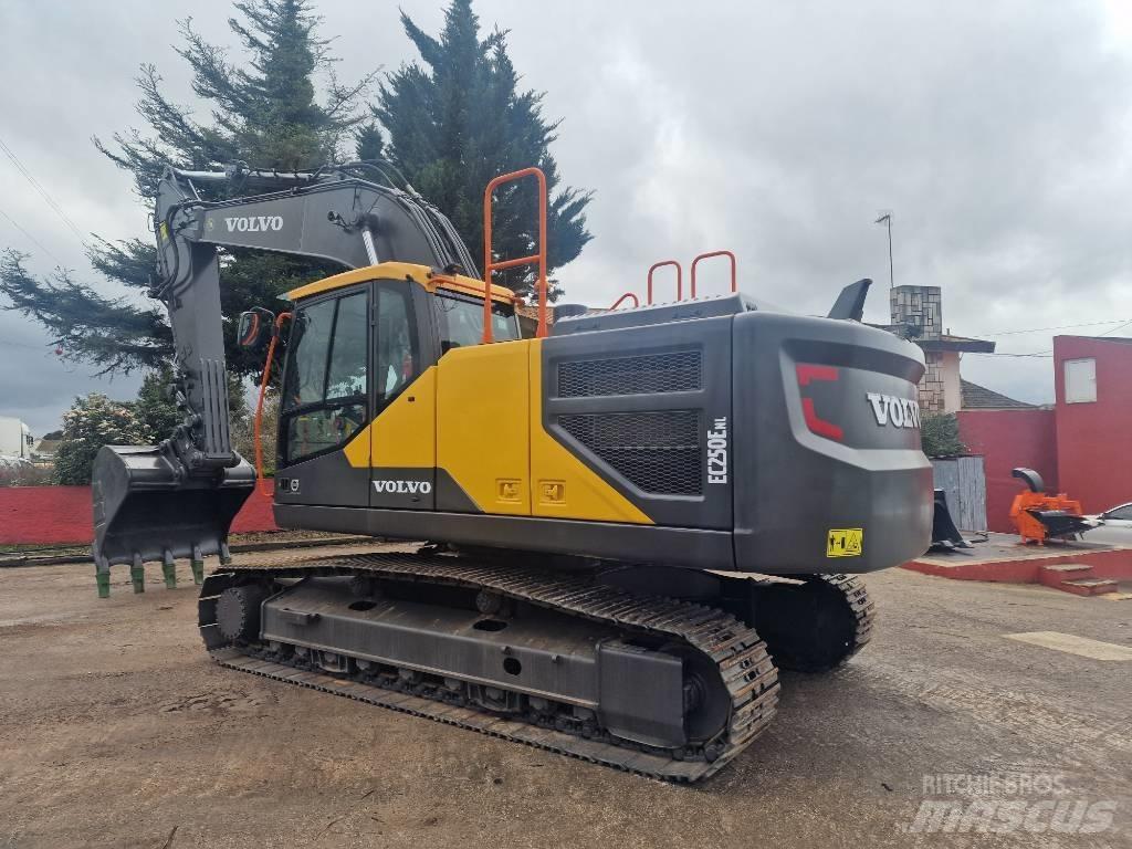 Volvo EC 250 ELN Pelle sur chenilles