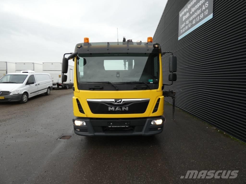 MAN TGL 8.190 Camion plateau ridelle avec grue