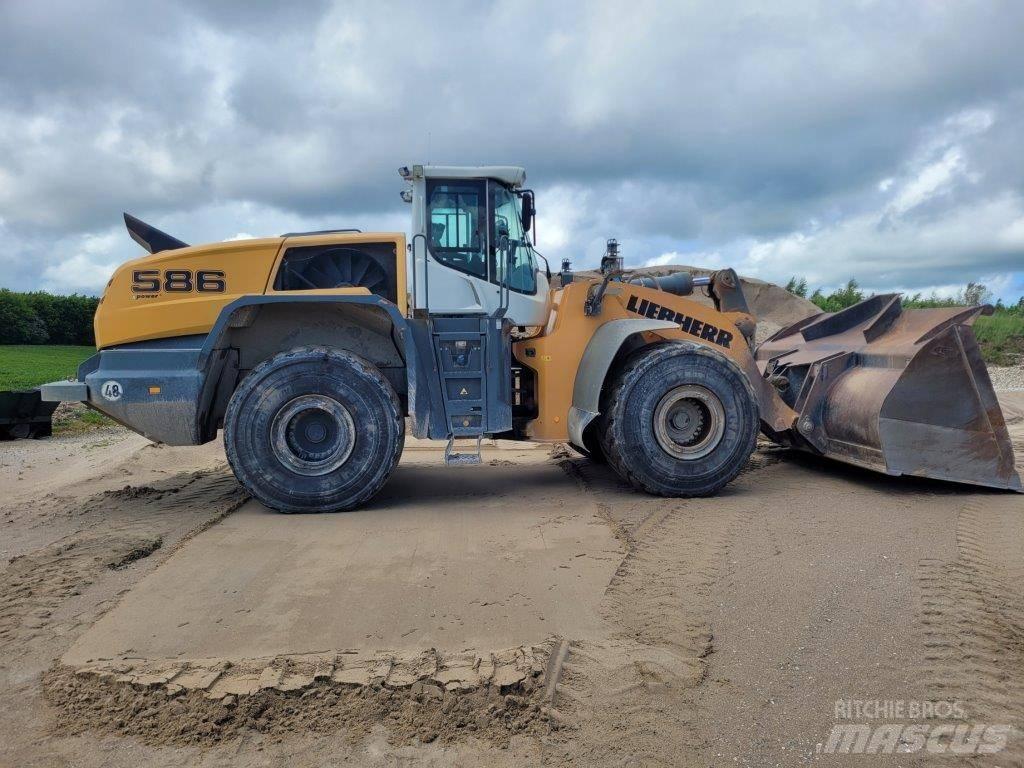 Liebherr L 586 Chargeuse sur pneus