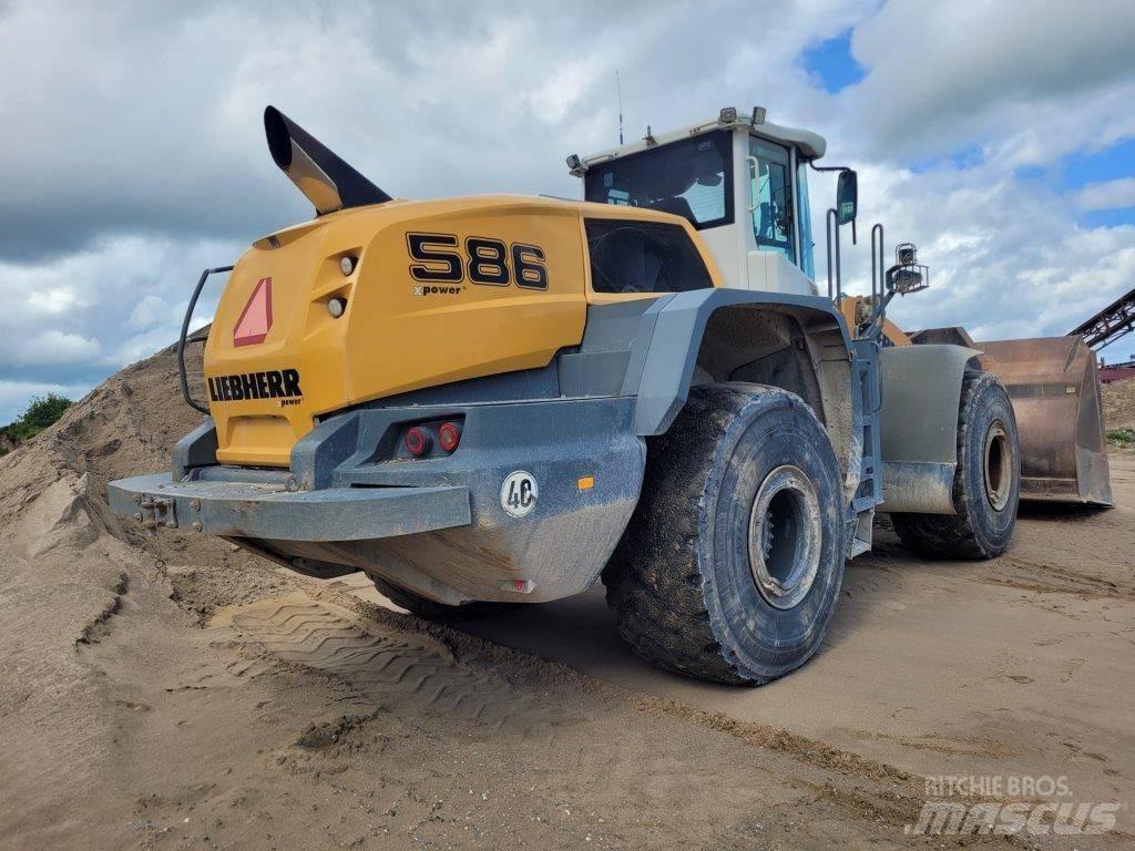 Liebherr L 586 Chargeuse sur pneus