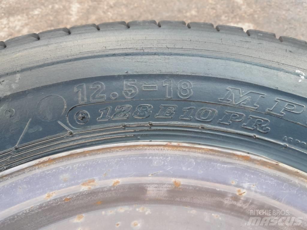 Dunlop 12,5-18 Hjul Pneus, roues et jantes