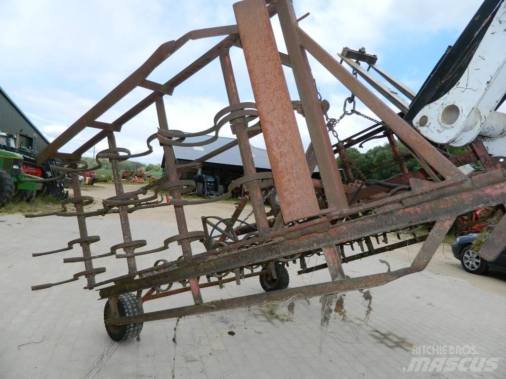 Lilla Harrie 480 Déchaumeur, cultivateur