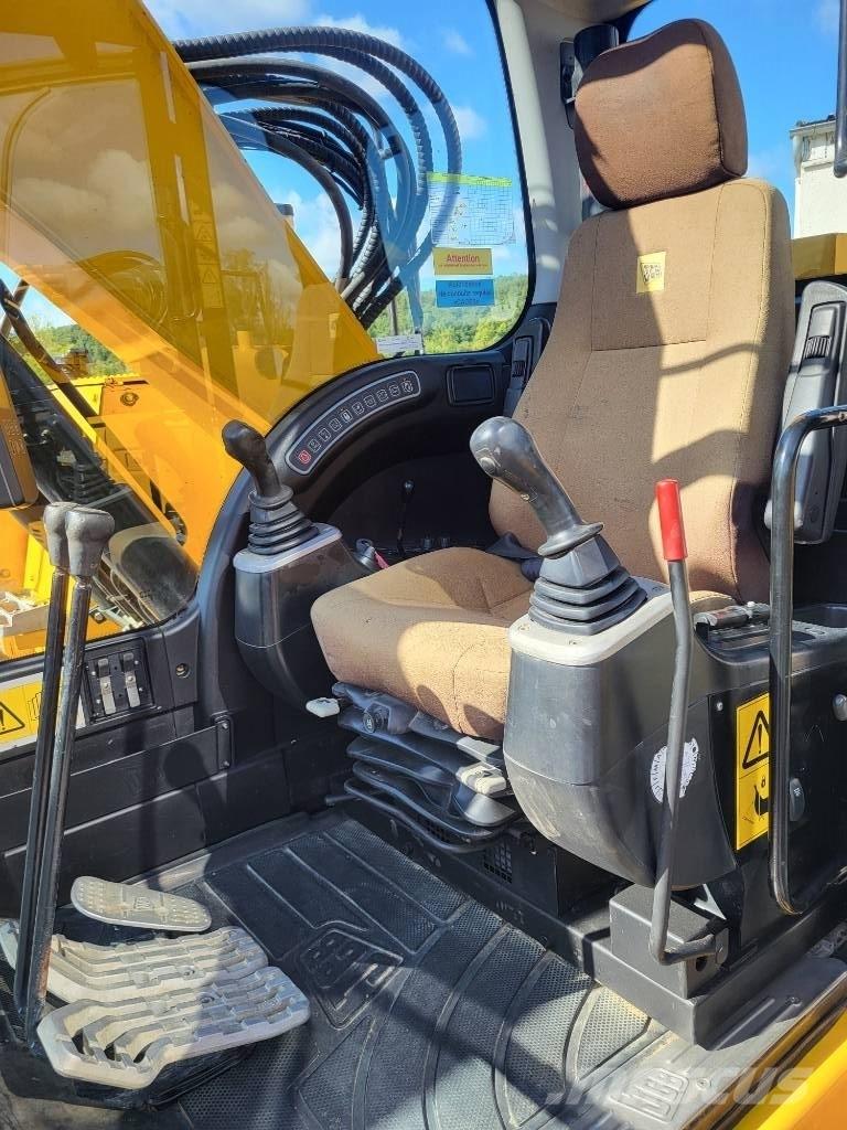JCB JZ 140 LC Pelle sur chenilles
