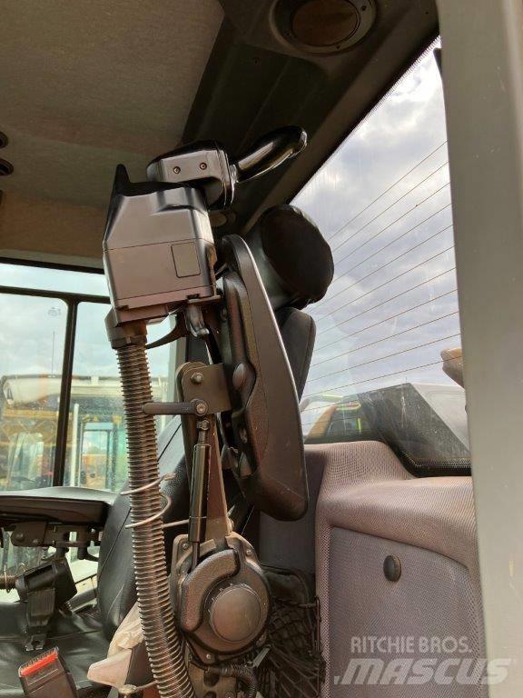 Liebherr L 566 Chargeuse sur pneus