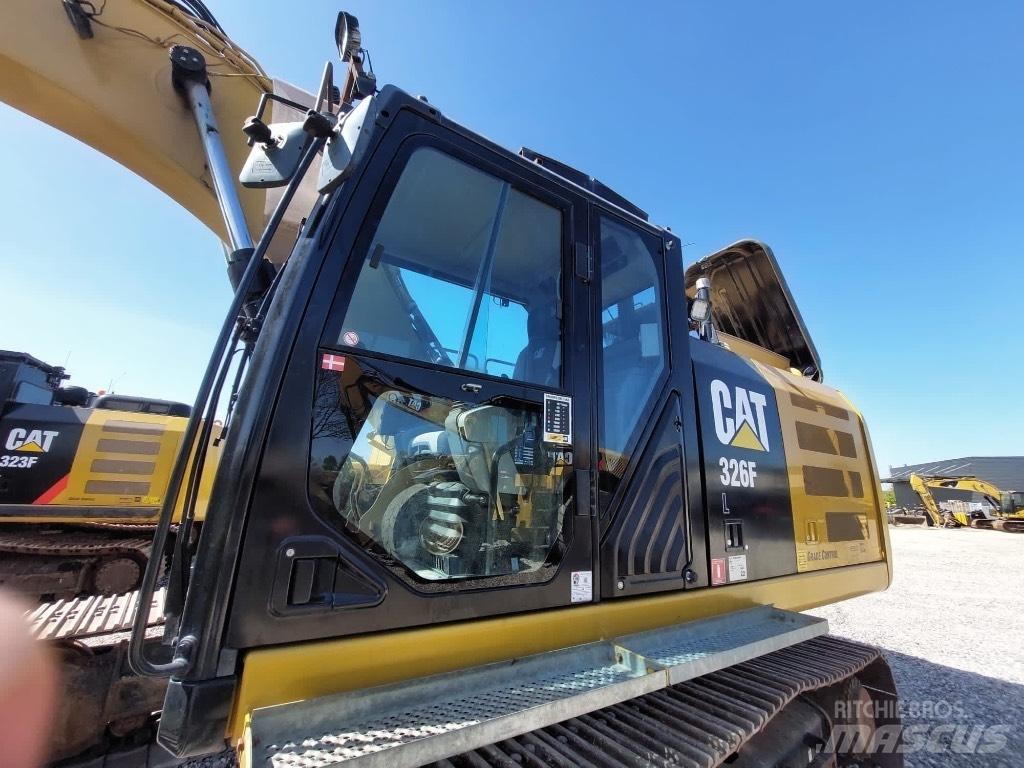 CAT 326 F L Pelle sur chenilles