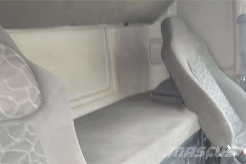 Daewoo KL3TX Autre camion