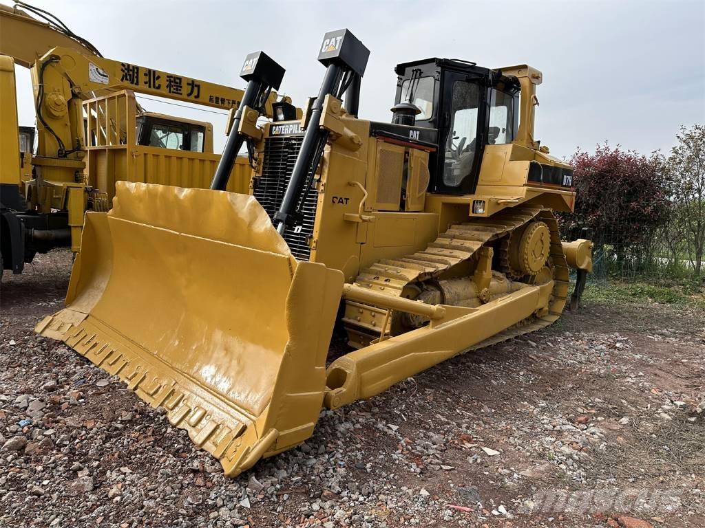 CAT D 7 H Bouteurs sur chenilles