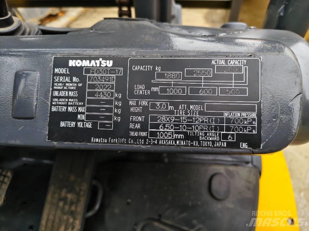 Komatsu 30 Chariots diesel