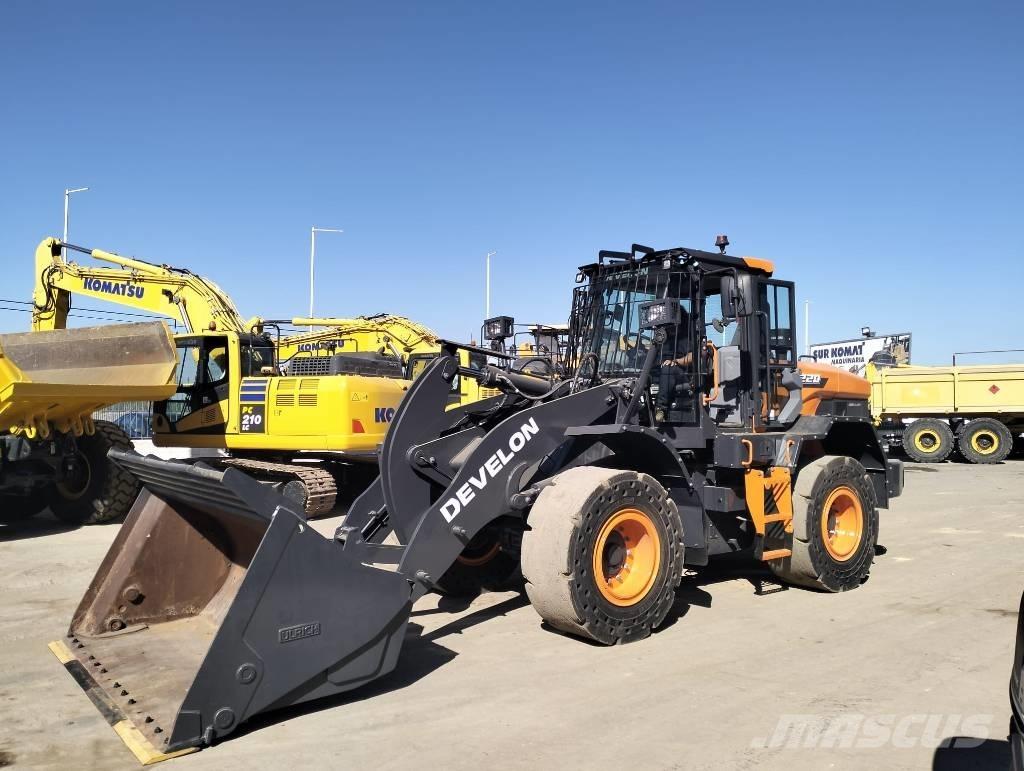 Develon DL 220-7 Chargeuse sur pneus