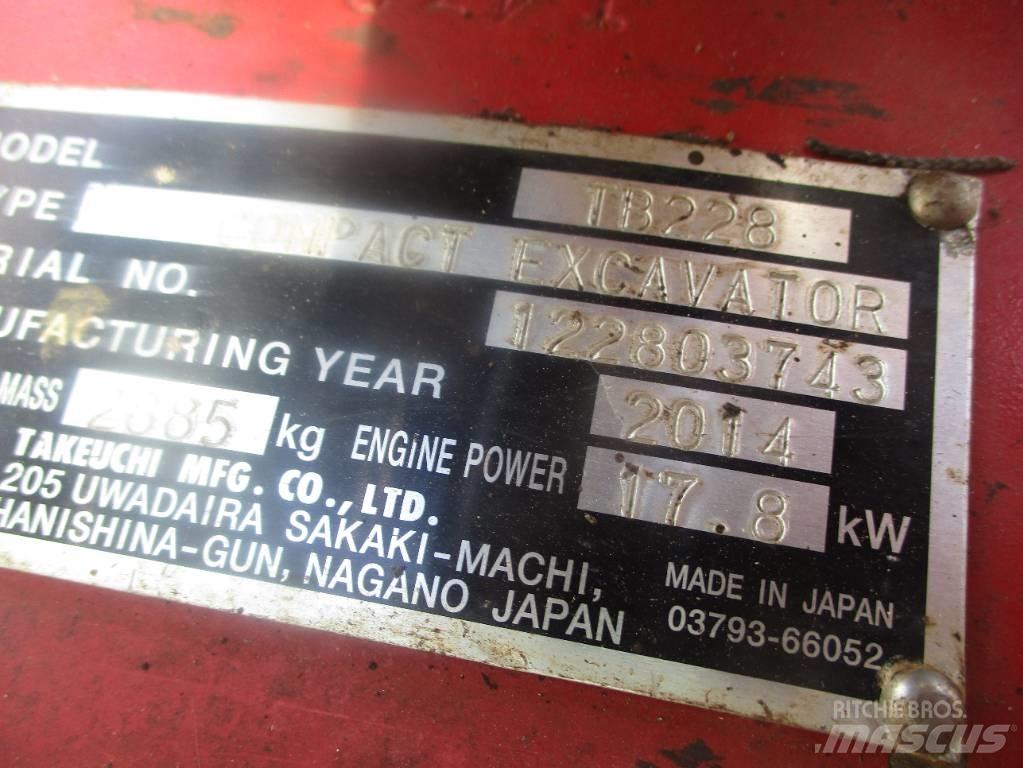 Takeuchi TB 228 Mini pelle < 7t