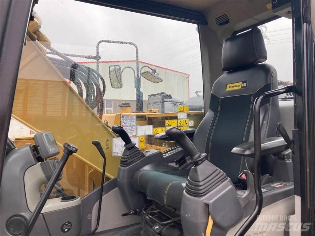 CAT 311 F L RR Pelle sur pneus