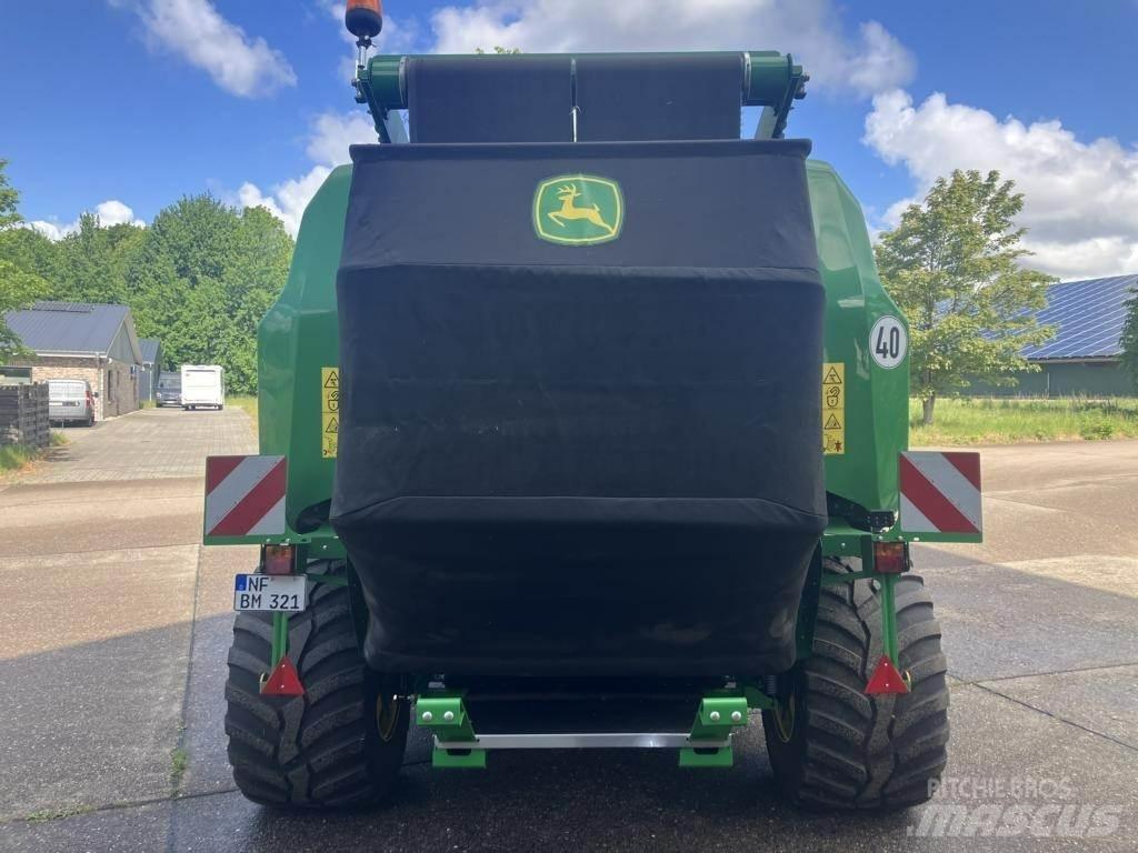 John Deere V461R Presse à balle ronde