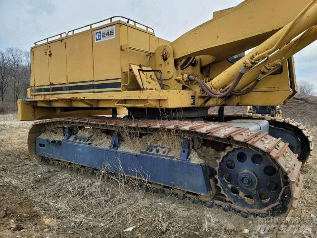 CAT 245 Pelle sur chenilles
