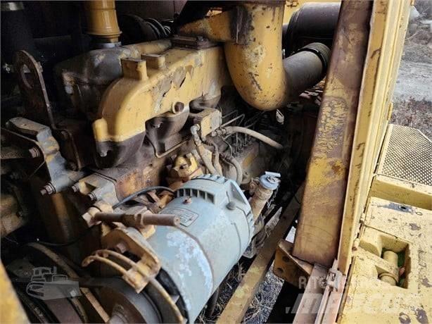 CAT 245 Pelle sur chenilles