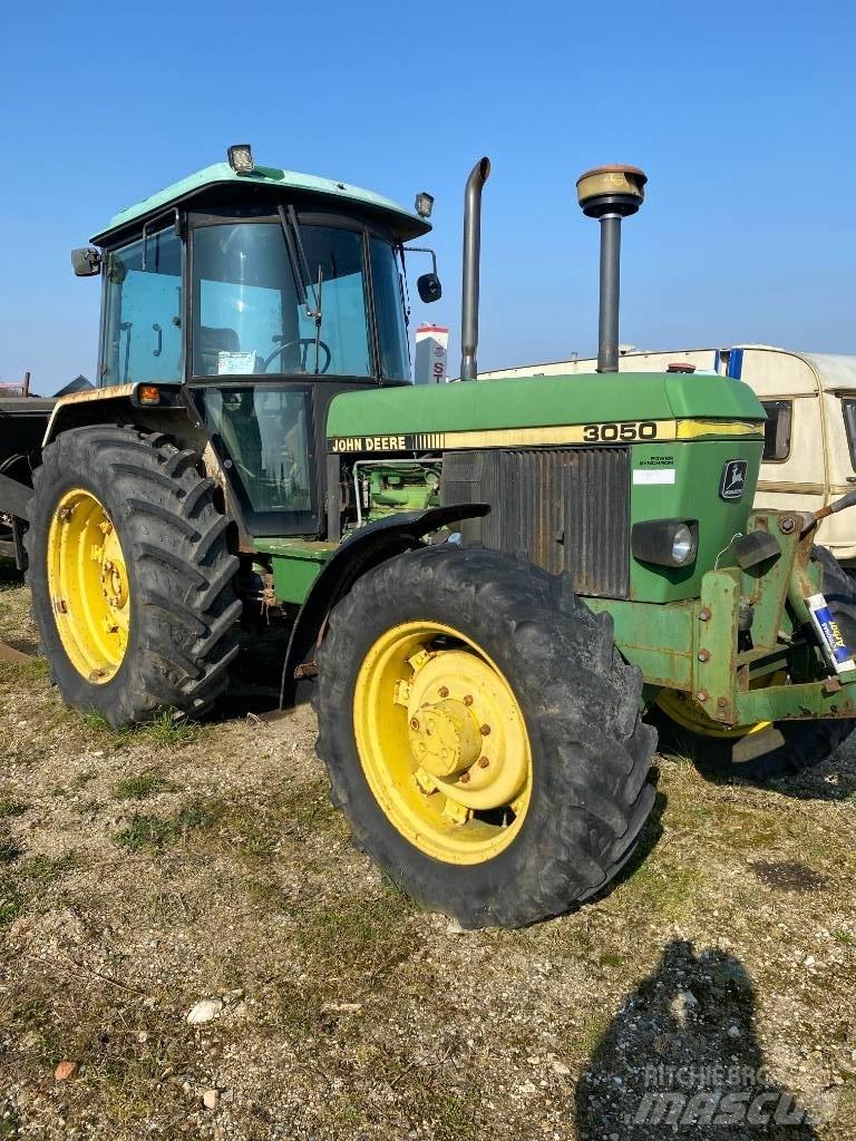 John Deere 3050 4WD Tracteur