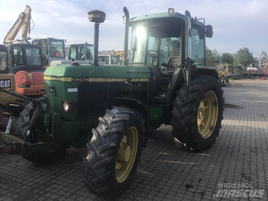 John Deere 3050 4WD Tracteur