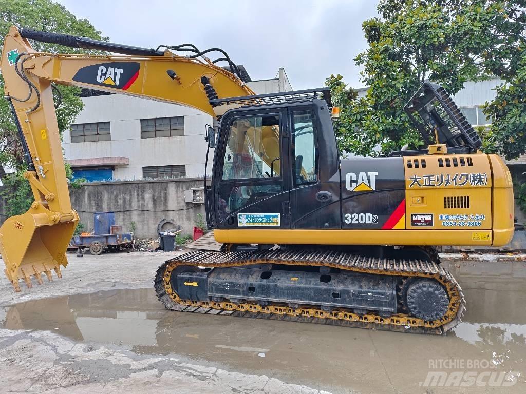 CAT 320 D2 Pelle sur chenilles