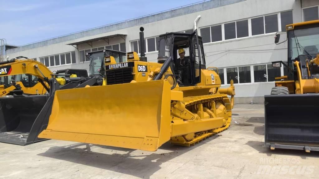 CAT D 6 D Bouteurs sur chenilles