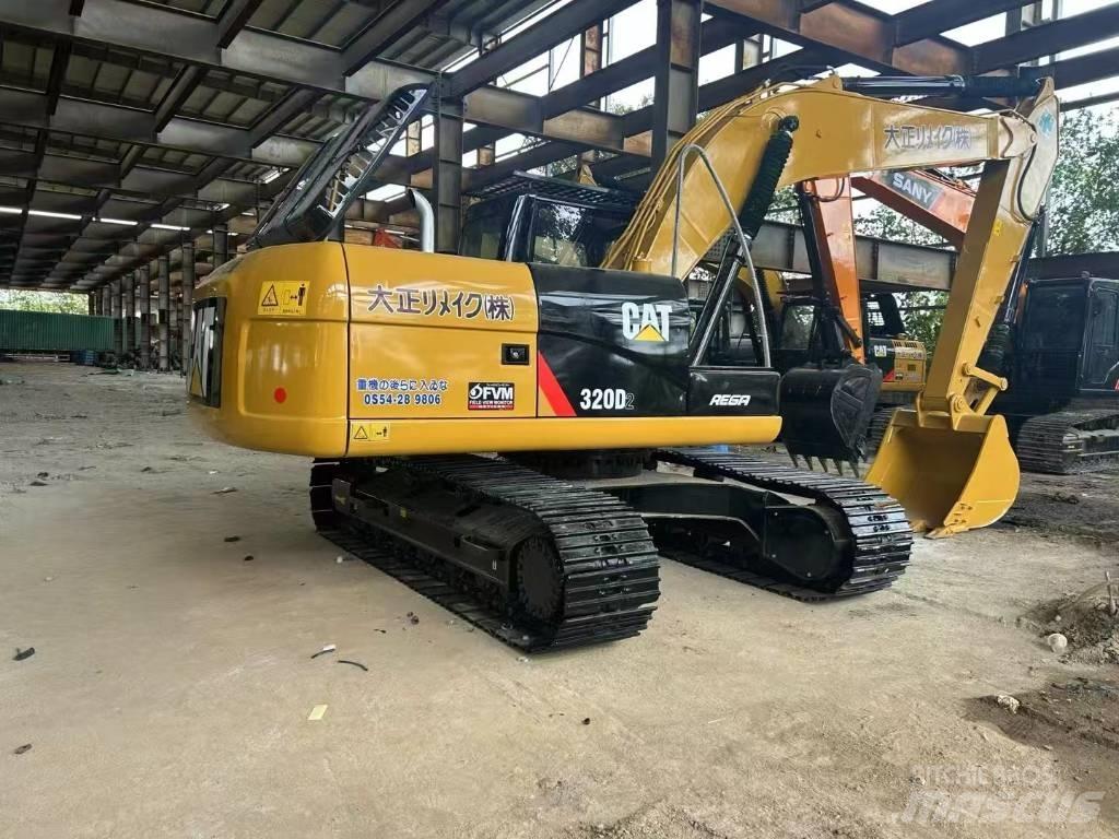 CAT 320 D2 Pelle sur chenilles
