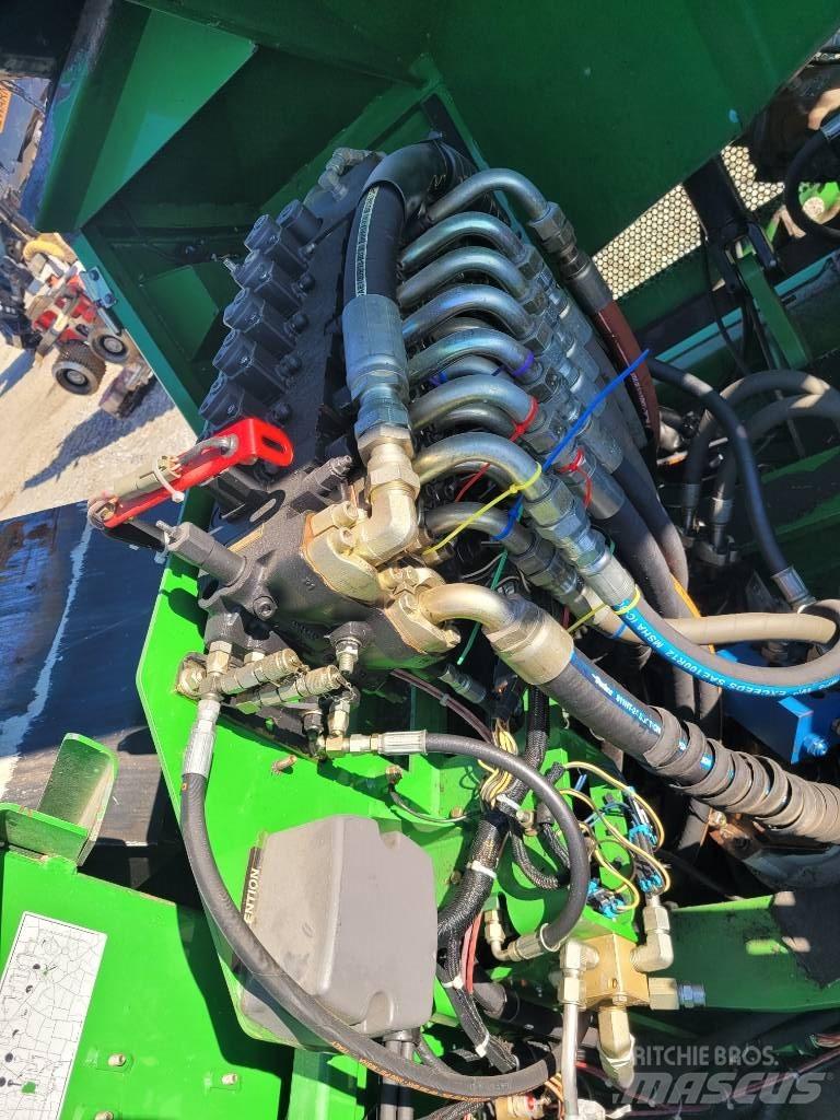 John Deere 853 Abatteuse groupeuse