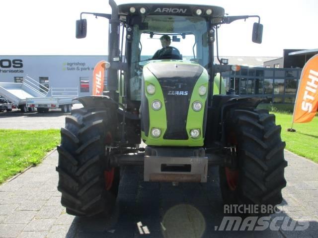 CLAAS Arion 520 Tracteur