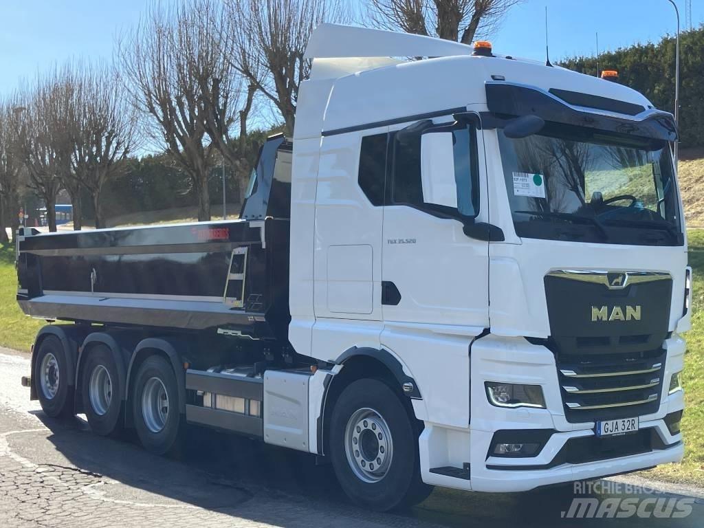 MAN TGX 35.520 Camion benne