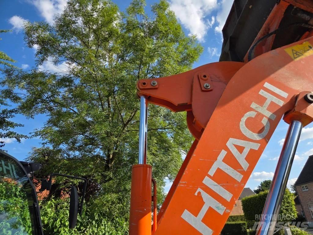 Hitachi ZW 75 Chargeuse sur pneus