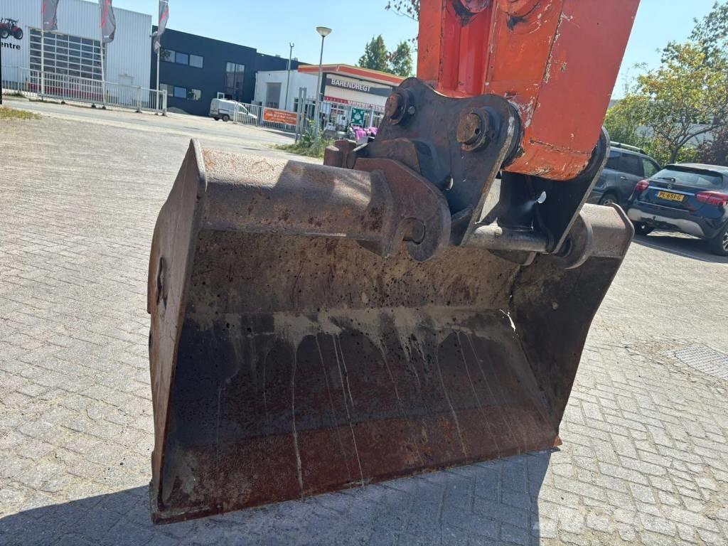Hitachi ZX 170 W-3 Pelle sur pneus