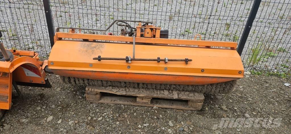 Multicar M 26 4X4 Camion benne