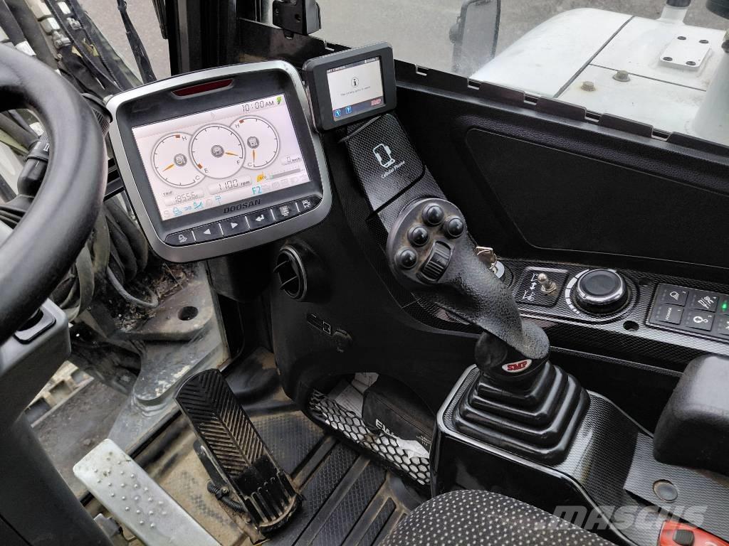 Bobcat E 57 W Pelle sur pneus