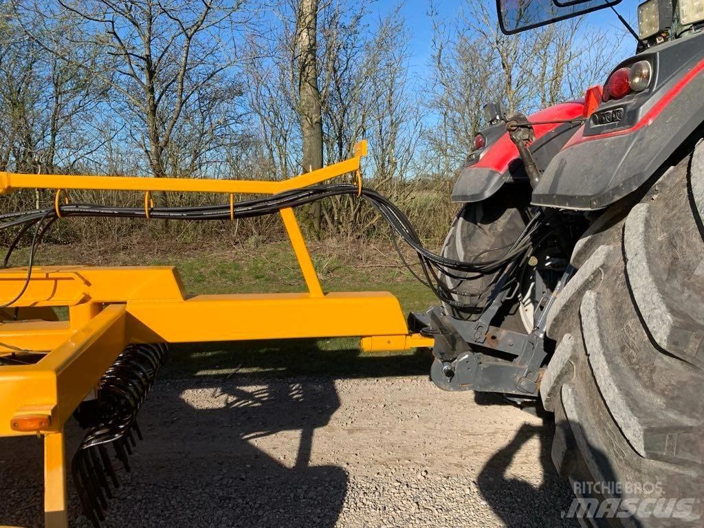 GST 3000 Vejhøvl Niveleuse