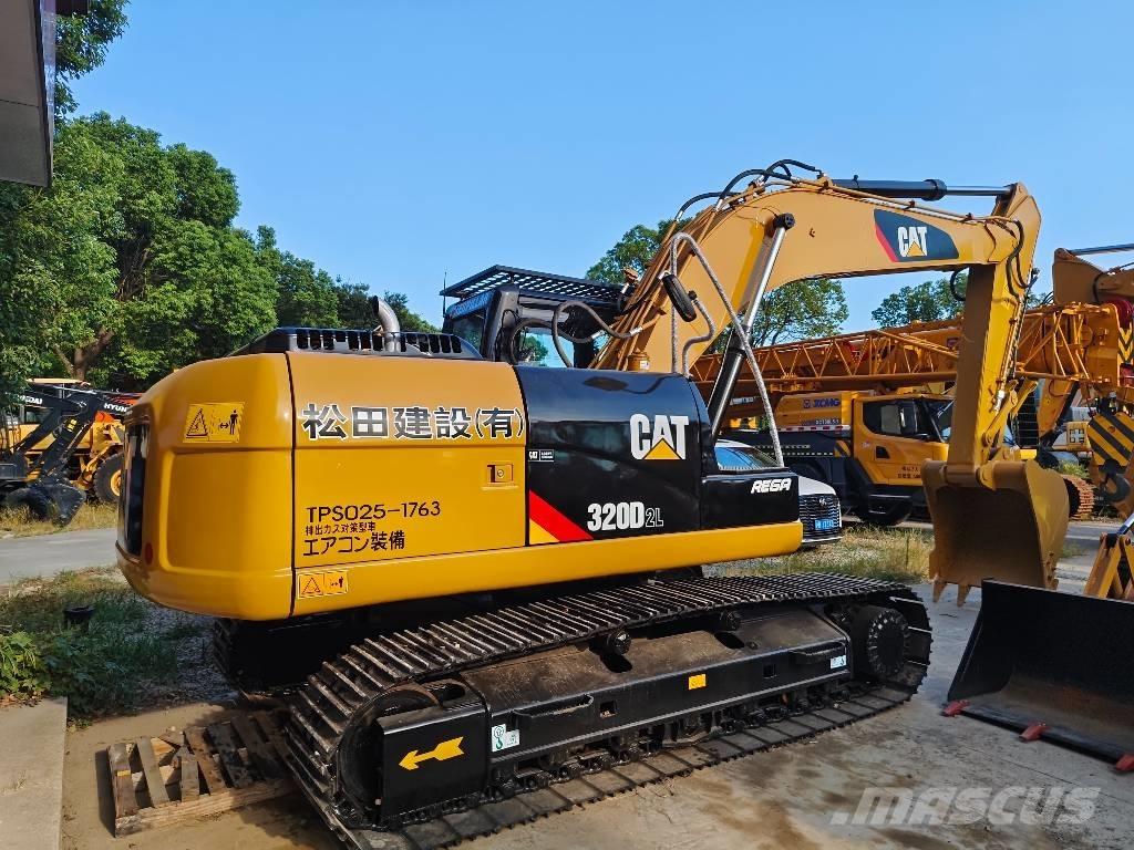 CAT 320 D2 L Pelle sur chenilles