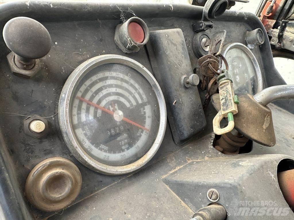 International 845 Tracteur