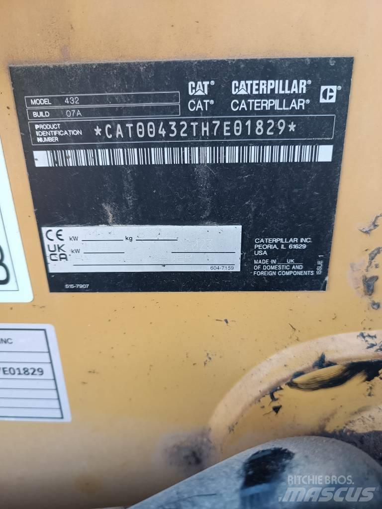 CAT 432 F Tractopelle