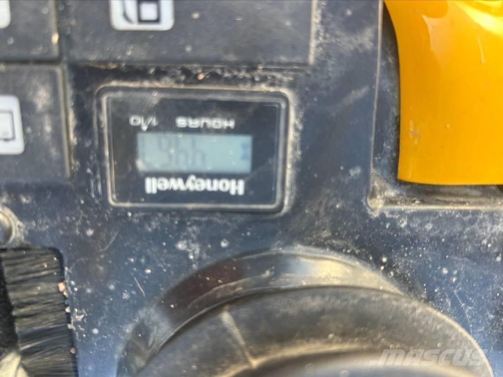 JCB 8010 CTS Mini pelle < 7t